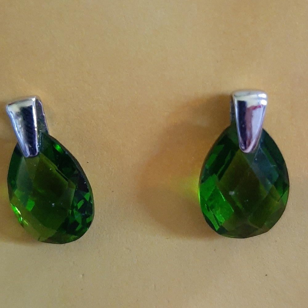 Earings - Picture 5 of 5